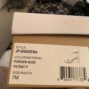 Used -Jessica Simpson “Endeena” sandals.size 7 M..